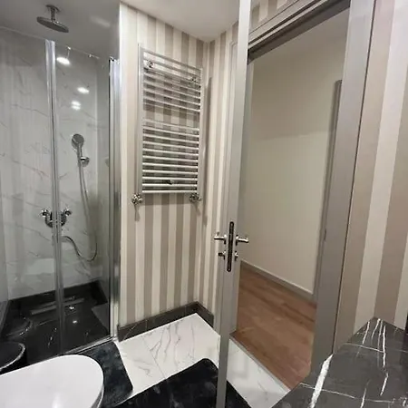 Apartment Vadistanbul Avm Yani 3+1 Bahce Kati