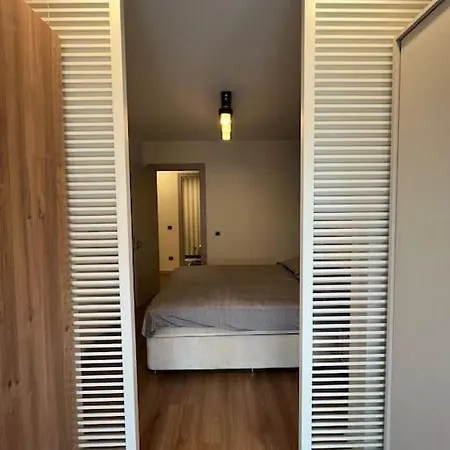 Vadistanbul Avm Yani 3+1 Bahce Kati *